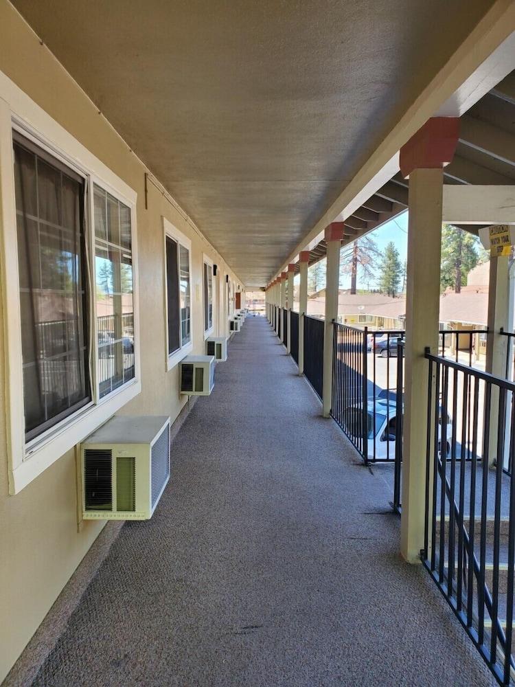 Bluebird Day & Motel South Lake Tahoe